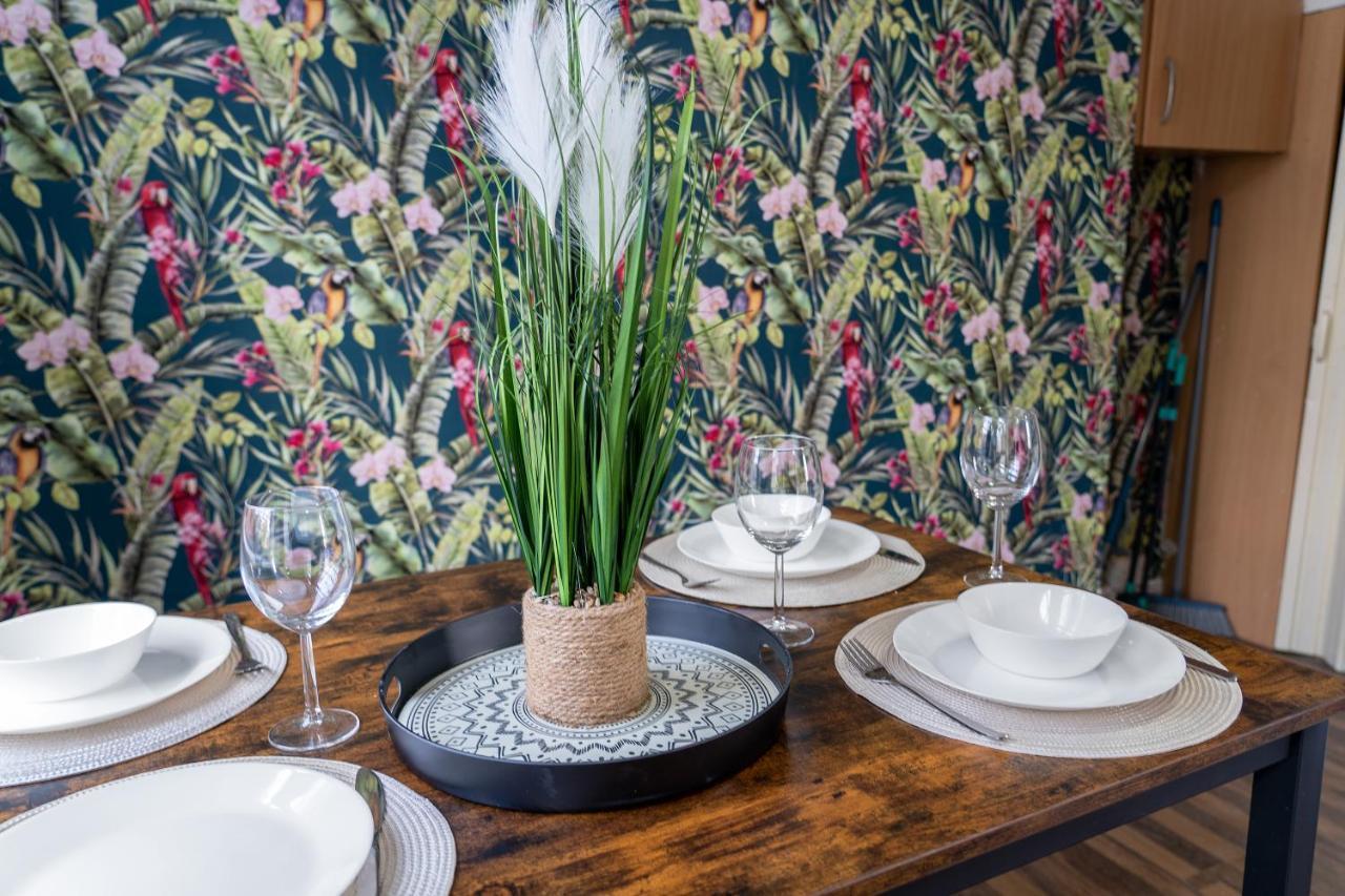 Exclusive Deals L Last-Minute Reserve L Townhouse With Sleeps 6 L Braunstone Town , Leicester L By Zen Nights Short Lets & Serviced Accommodations מראה חיצוני תמונה