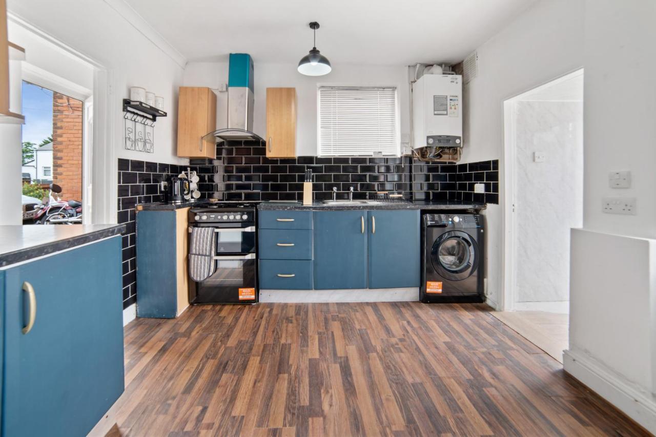 Exclusive Deals L Last-Minute Reserve L Townhouse With Sleeps 6 L Braunstone Town , Leicester L By Zen Nights Short Lets & Serviced Accommodations מראה חיצוני תמונה