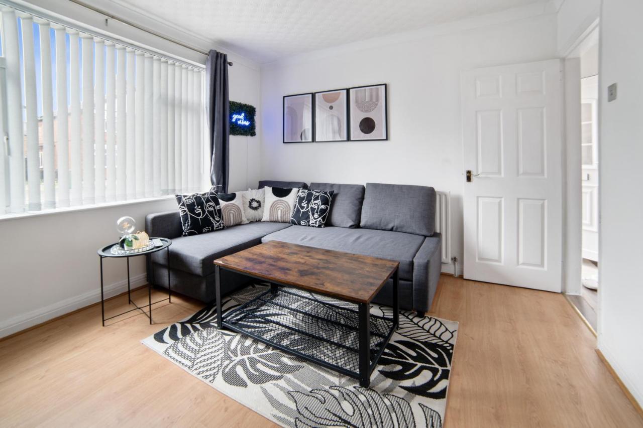 Exclusive Deals L Last-Minute Reserve L Townhouse With Sleeps 6 L Braunstone Town , Leicester L By Zen Nights Short Lets & Serviced Accommodations מראה חיצוני תמונה
